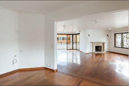 Apartamento à venda com 3 quartos, 204m² em Itaim Bibi, São Paulo