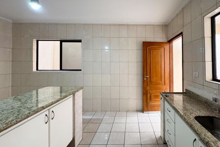 Casa para alugar com 225m², 4 quartos e 2 vagasCozinha