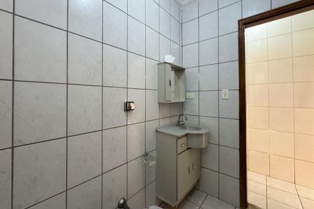 Casa para alugar com 225m², 4 quartos e 2 vagasBanheiro Social