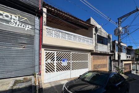 Casa para alugar com 225m², 4 quartos e 2 vagasFachada