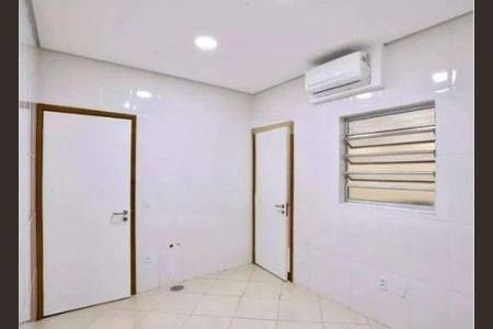 Casa para alugar com 3 quartos, 420m² em Vila Bertioga, São Paulo