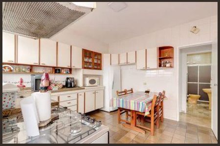 Casa à venda com 3 quartos, 129m² em Vila Elvira, São Paulo