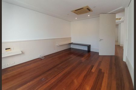 Casa à venda com 4 quartos, 970m² em Cidade Jardim, São Paulo