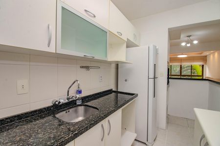 Cozinha e Área de Serviço de apartamento à venda com 2 quartos, 77m² em Bela Vista, Porto Alegre