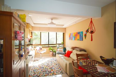 Sala de apartamento à venda com 2 quartos, 77m² em Bela Vista, Porto Alegre