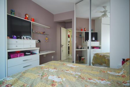 Suíte de apartamento à venda com 2 quartos, 77m² em Bela Vista, Porto Alegre