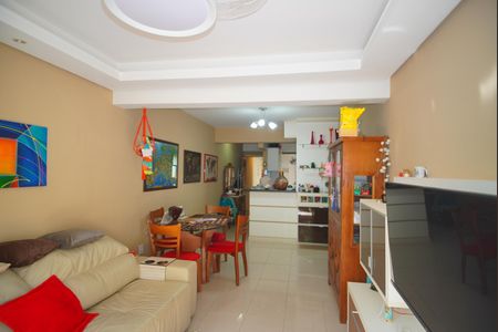 Sala de apartamento à venda com 2 quartos, 77m² em Bela Vista, Porto Alegre