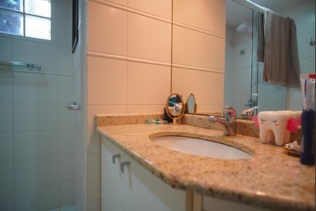 Apartamento à venda com 77m², 2 quartos e 1 vagaBanheiro Corredor
