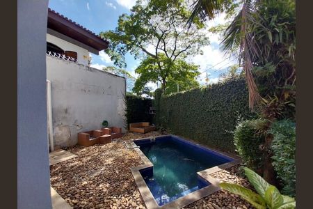 Casa para alugar com 398m², 5 quartos e 3 vagas