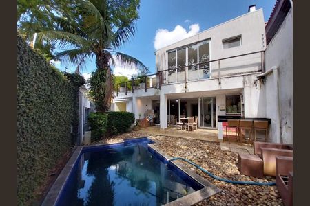 Casa para alugar com 398m², 5 quartos e 3 vagas