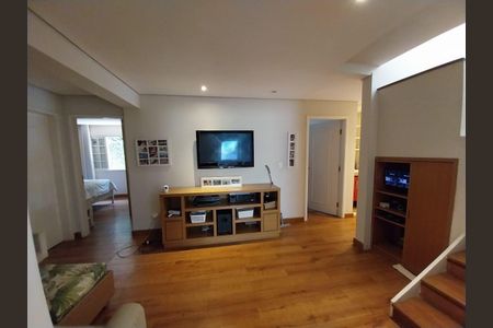 Casa para alugar com 5 quartos, 398m² em Jardim Leonor, São Paulo