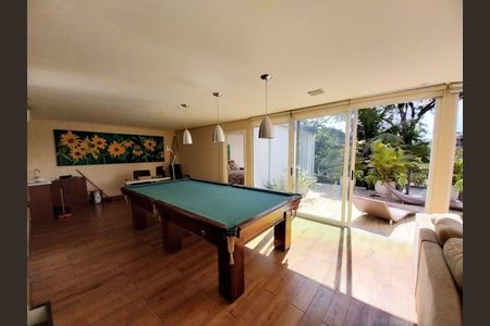 Casa para alugar com 5 quartos, 398m² em Jardim Leonor, São Paulo