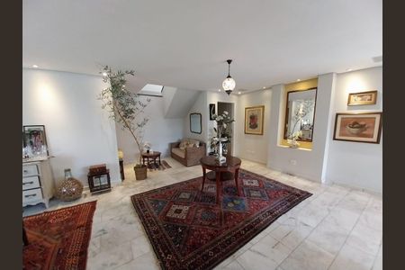 Casa para alugar com 398m², 5 quartos e 3 vagas