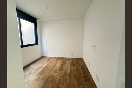 Casa à venda com 2 quartos, 135m² em Vila Alexandria, São Paulo