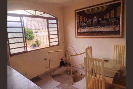 Casa à venda com 3 quartos, 204m² em Vila Formosa, São Paulo