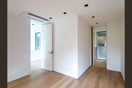 Casa à venda com 3 quartos, 262m² em Jardim Paulista, São Paulo