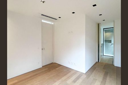 Casa à venda com 3 quartos, 262m² em Jardim Paulista, São Paulo