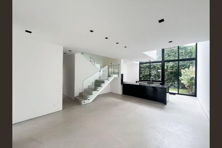 Casa à venda com 3 quartos, 262m² em Jardim Paulista, São Paulo