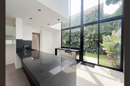 Casa à venda com 262m², 3 quartos e 3 vagas