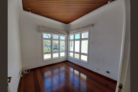 Casa à venda com 4 quartos, 275m² em Vila Sonia, São Paulo