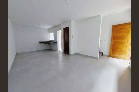 Casa à venda com 3 quartos, 75m² em Vila Guilhermina, São Paulo