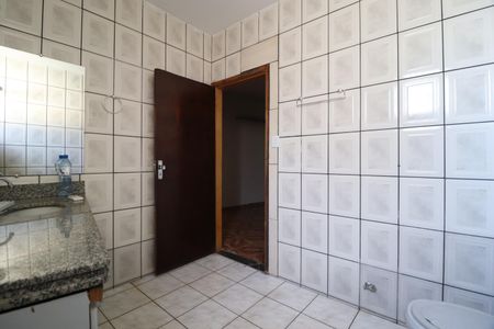 Casa para alugar com 280m², 4 quartos e 5 vagasBanheiro do Quarto 1
