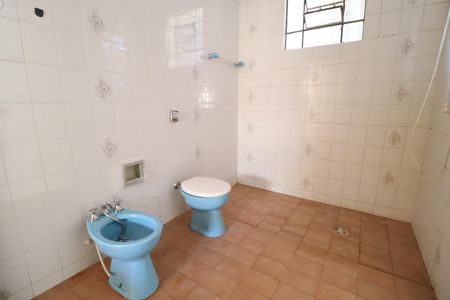 Casa para alugar com 280m², 4 quartos e 5 vagasBanheiro Social
