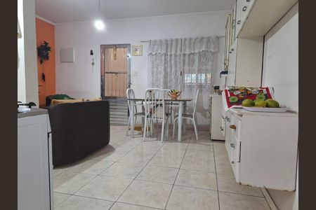 Casa à venda com 4 quartos, 300m² em Jardim Piqueroby, São Paulo