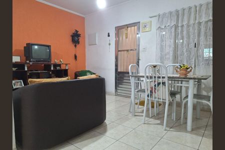 Casa à venda com 4 quartos, 300m² em Jardim Piqueroby, São Paulo