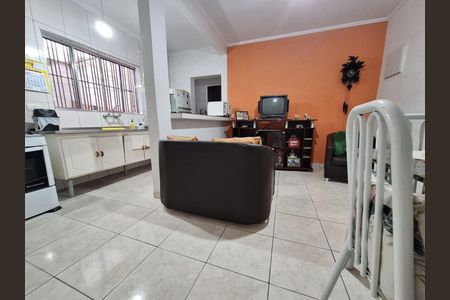 Casa à venda com 4 quartos, 300m² em Jardim Piqueroby, São Paulo