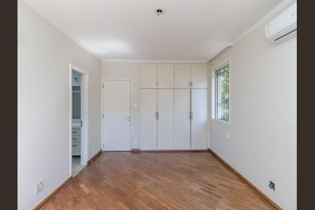 Casa à venda com 480m², 4 quartos e 5 vagas