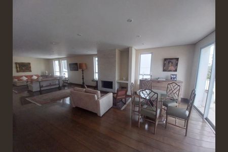 Casa à venda com 4 quartos, 473m² em Vila Inah, São Paulo