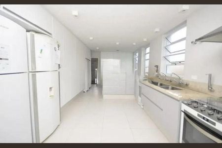 Casa à venda com 4 quartos, 473m² em Vila Inah, São Paulo