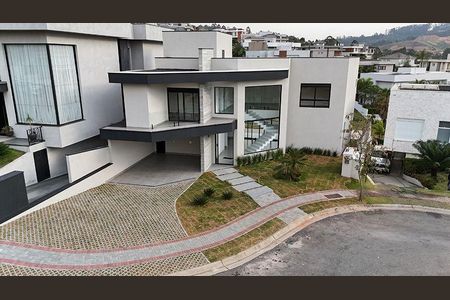 Casa à venda com 350m², 4 quartos e 4 vagas