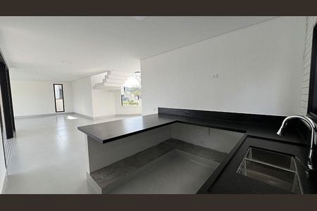 Casa à venda com 350m², 4 quartos e 4 vagas