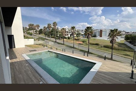 Casa à venda com 350m², 4 quartos e 4 vagas