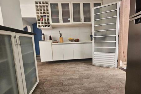 Casa à venda com 160m², 3 quartos e 2 vagas