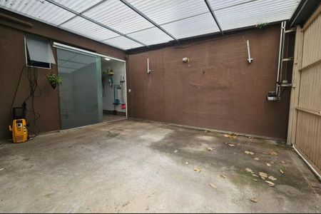 Casa à venda com 160m², 3 quartos e 2 vagas