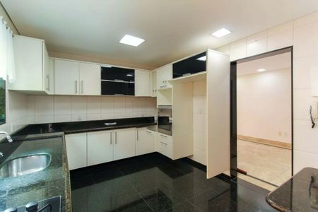 Casa à venda com 81m², 3 quartos e 2 vagas