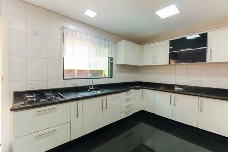 Casa à venda com 81m², 3 quartos e 2 vagas