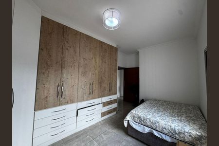 Casa à venda com 230m², 3 quartos e 4 vagas