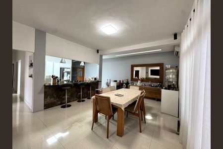 Casa à venda com 3 quartos, 230m² em Rudge Ramos, São Bernardo do Campo