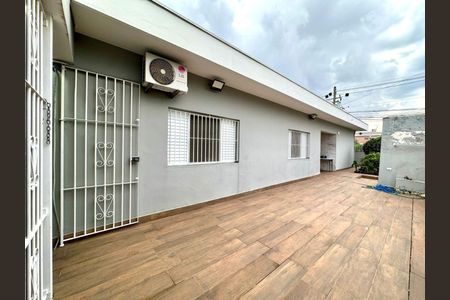 Casa à venda com 230m², 3 quartos e 4 vagas