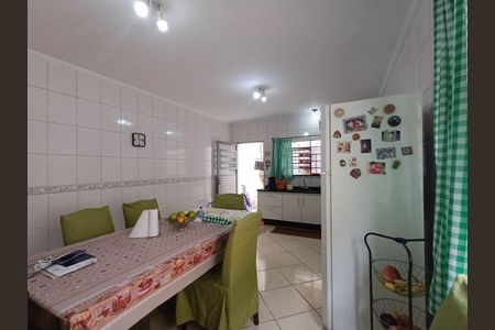 Casa à venda com 3 quartos, 132m² em Vila Carrão, São Paulo