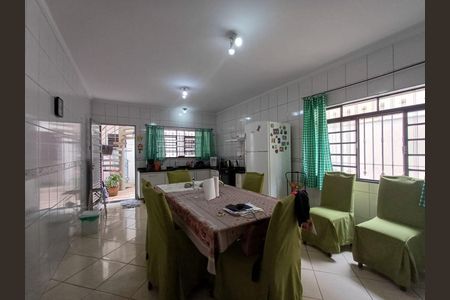 Casa à venda com 3 quartos, 132m² em Vila Carrão, São Paulo