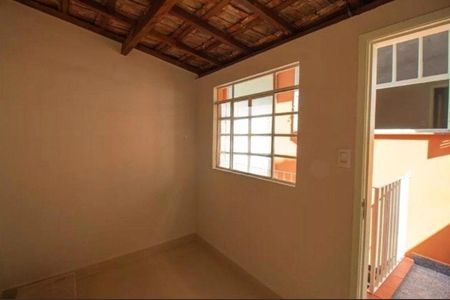 Casa à venda com 2 quartos, 100m² em Vila Elvira, São Paulo