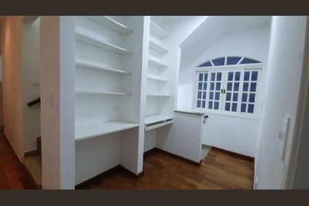 Casa à venda com 3 quartos, 236m² em Vila Regente Feijó, São Paulo