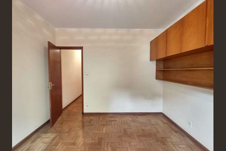 Casa à venda com 3 quartos, 201m² em Jardim Avelino, São Paulo