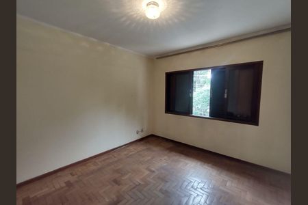 Casa à venda com 3 quartos, 201m² em Jardim Avelino, São Paulo