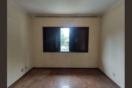 Casa à venda com 3 quartos, 201m² em Jardim Avelino, São Paulo